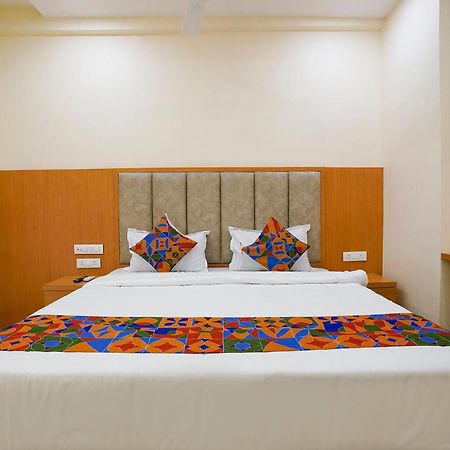 Fabhotel 7 Square - Nr Bkc Mumbai Exterior foto