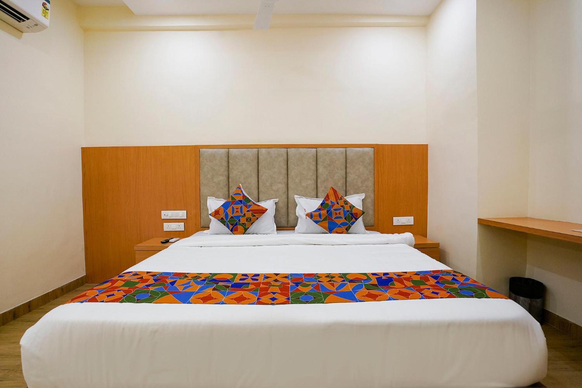 Fabhotel 7 Square - Nr Bkc Mumbai Exterior foto