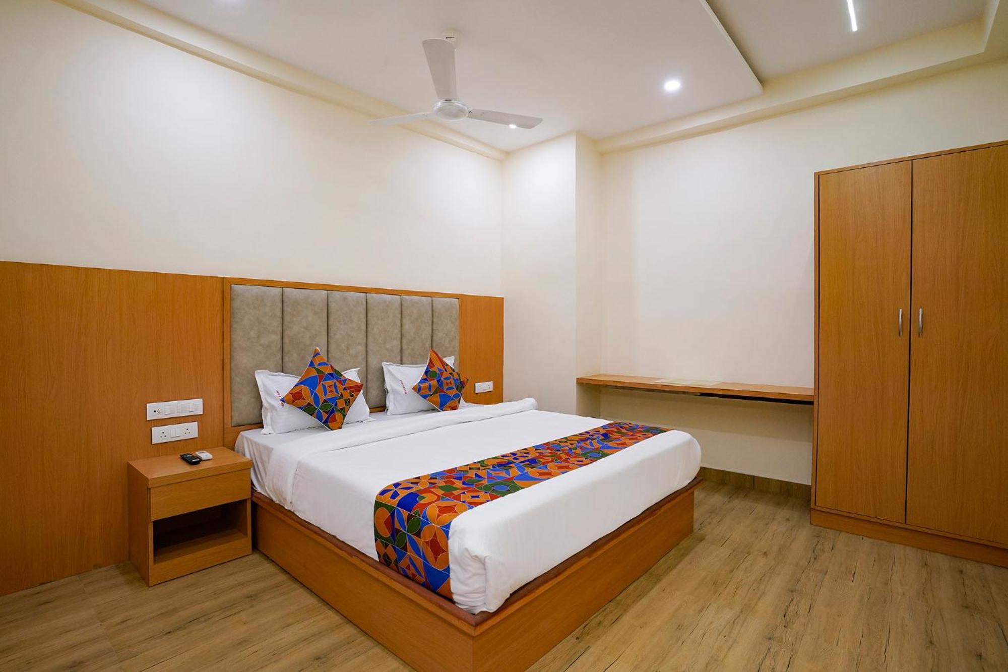 Fabhotel 7 Square - Nr Bkc Mumbai Exterior foto
