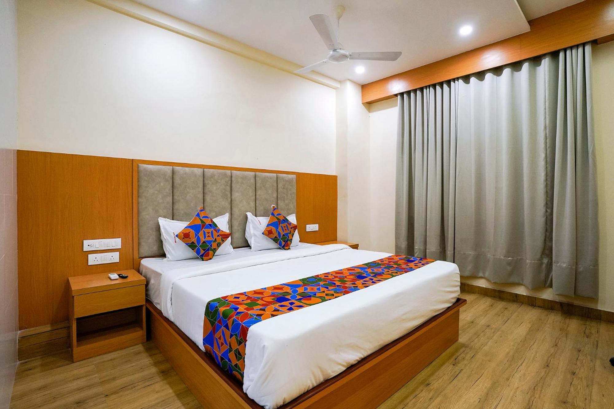 Fabhotel 7 Square - Nr Bkc Mumbai Exterior foto