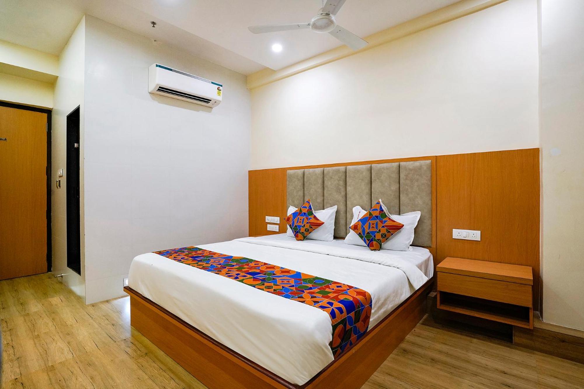 Fabhotel 7 Square - Nr Bkc Mumbai Exterior foto