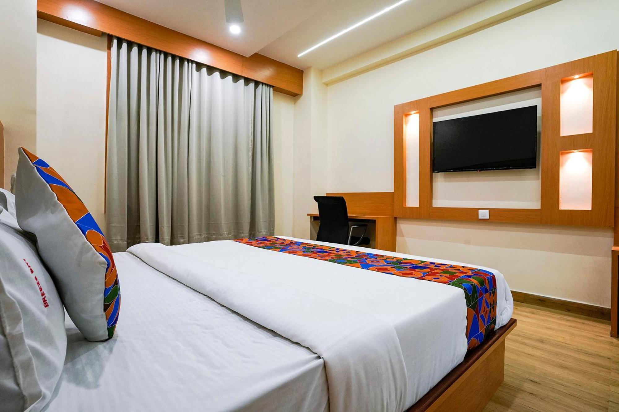 Fabhotel 7 Square - Nr Bkc Mumbai Exterior foto